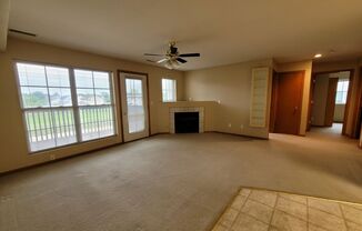 2 beds, 1 bath, $895, Unit UNIT 8