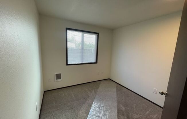 3 beds, 1 bath, $2,100