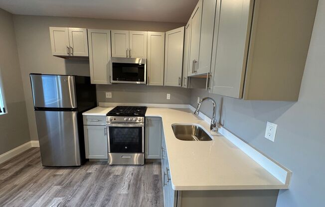 Studio, 1 bath, 380 sqft, $1,850, Unit 417