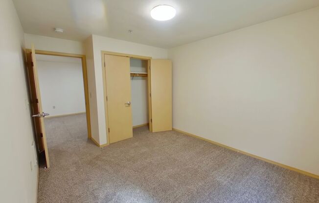 2 beds, 1 bath, $1,600, Unit 4