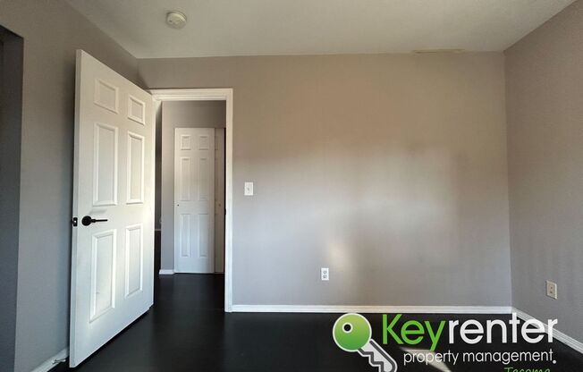 2 beds, 1 bath, $2,295