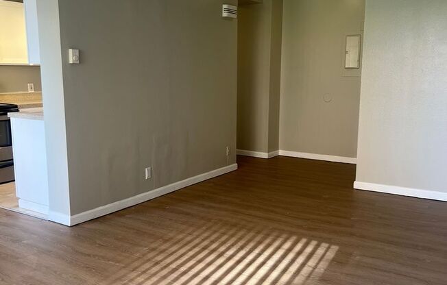 2 beds, 1 bath, 856 sqft, $1,850, Unit 105