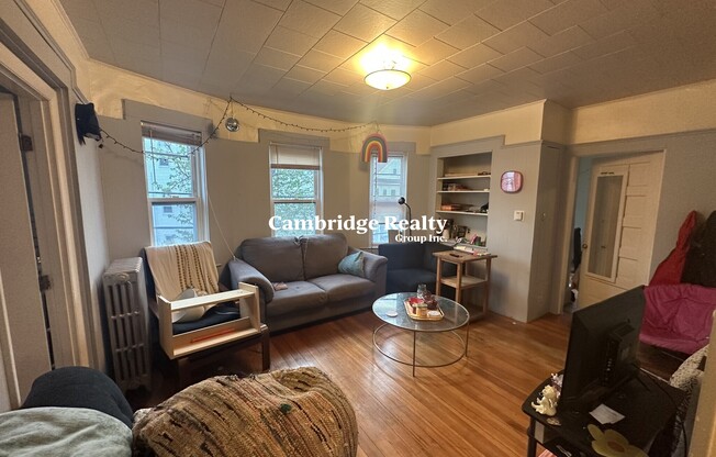 69 CONWELL AVE