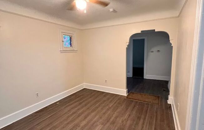 3 beds, 1 bath, $1,300