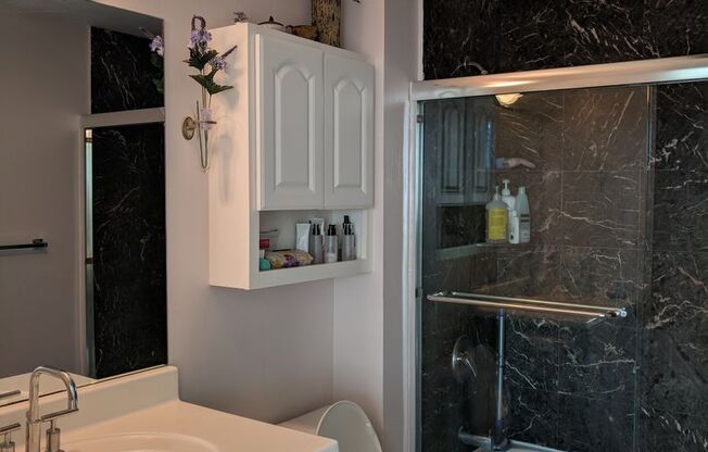 2 beds, 2 baths, $3,800, Unit 616