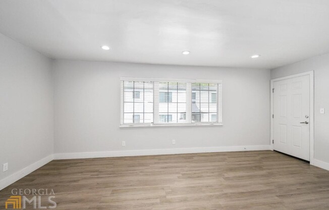 905 Briarcliff Road Northeast - 01