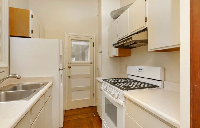 1236 Sherman St #2 - Junior 1 Bedroom | 1 bath - Garden Level