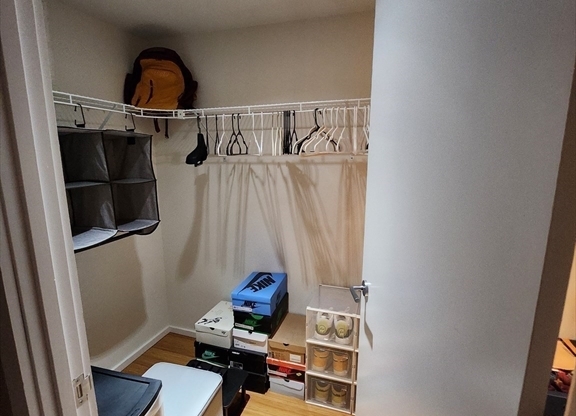 2 beds, 2 baths, 1,367 sqft, $4,800, Unit 811