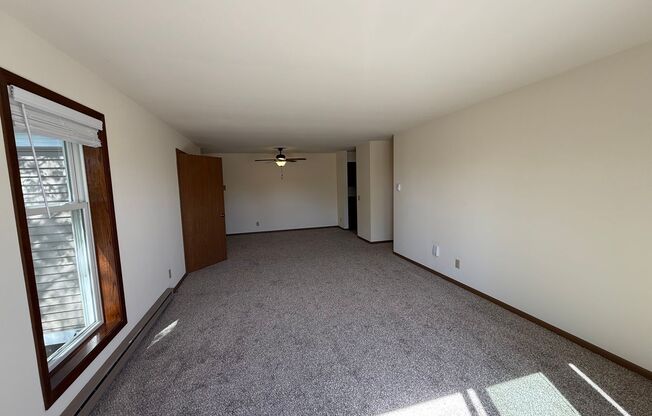 2 beds, 1 bath, 1,008 sqft, $1,650, Unit 7717CF