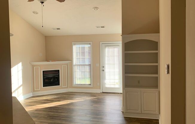 2 beds, 2 baths, 990 sqft, $1,115, Unit 918 B