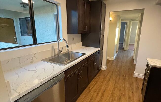 BEAUTIFUL AND SPACIOUS 3 BED CONDO IN SYLMAR