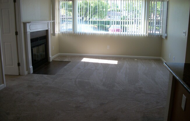 2 beds, 2 baths, 900 sqft, $2,025, Unit 136