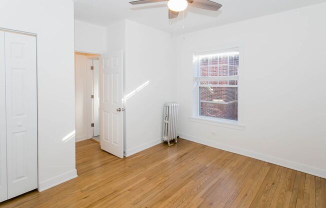 2 beds, 1 bath, 920 sqft, $2,050, Unit 5214D-3