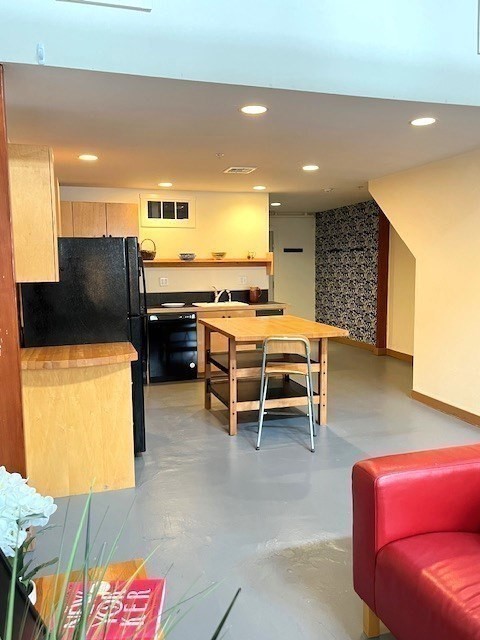 1 bed, 1 bath, 1,058 sqft, $3,100, Unit 7