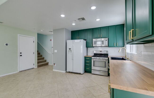 2 beds, 2 baths, $1,699