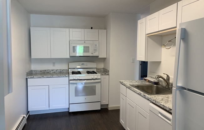 2 beds, 1 bath, 802 sqft, $2,000, Unit A6