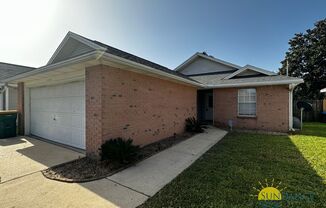 Beautiful 3 Bedroom Home in Fort Walton Beach; Move-in Special!