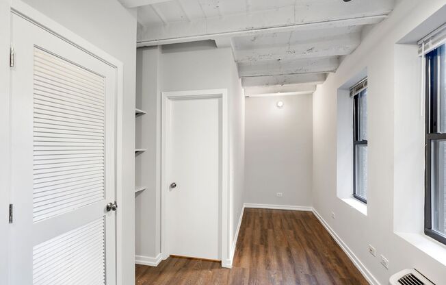 Studio, 1 bath, 204 sqft, $1,350, Unit 111