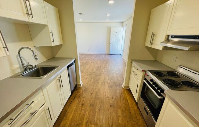 2 beds, 1 bath, $1,449, Unit Unit 109