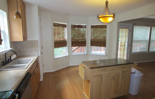 8007 Bristle Lane