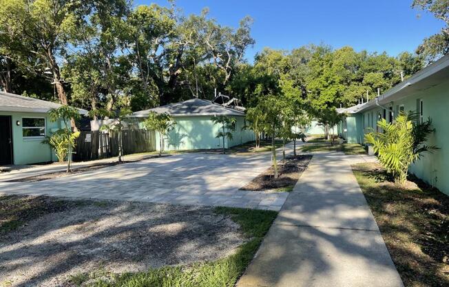 1552 S MYRTLE AVE
