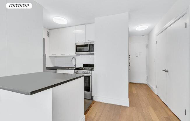 Studio, 1 bath, $3,250, Unit 6E