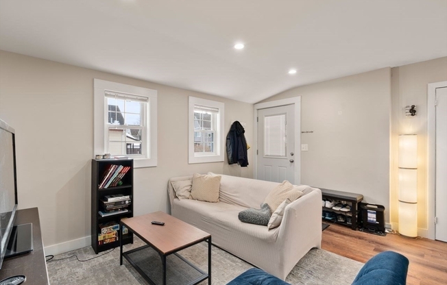 50 HAMMOND ST