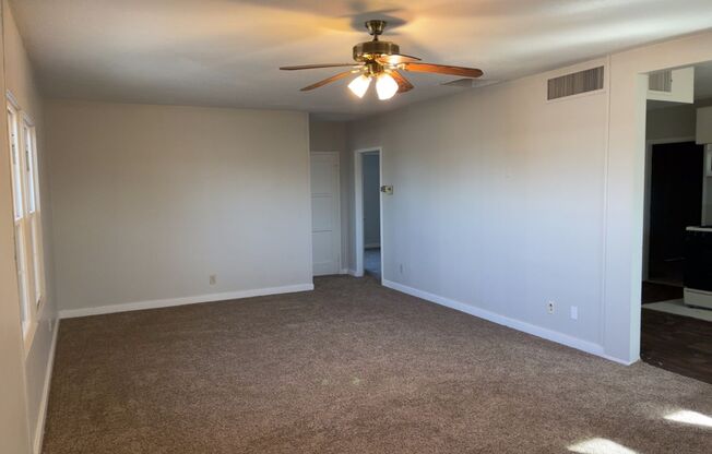 Henderson - 3 Bedrooms - 1 Baths - Corner Lot