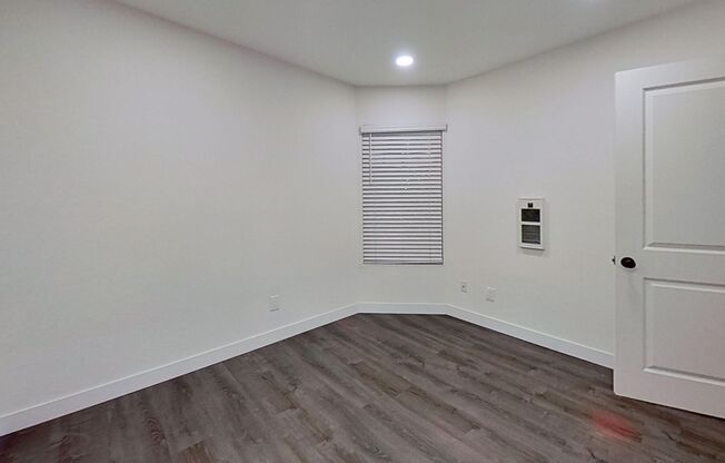 2 beds, 1 bath, 830 sqft, $2,495, Unit 117