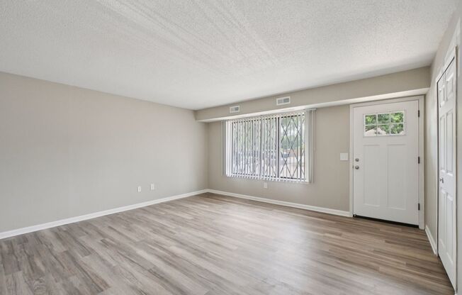 1 bed, 1 bath, 760 sqft, $1,180, Unit H114