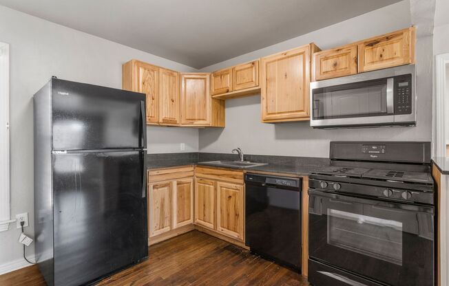 2 beds, 1 bath, 750 sqft, $1,050, Unit 1221-9