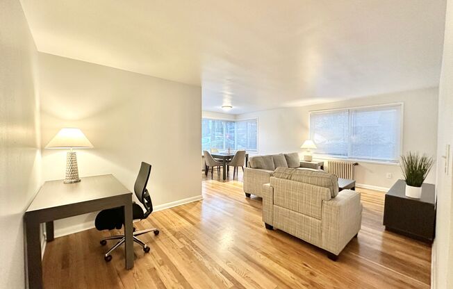 1 bed, 1 bath, 770 sqft, $2,095, Unit Hamrick 106