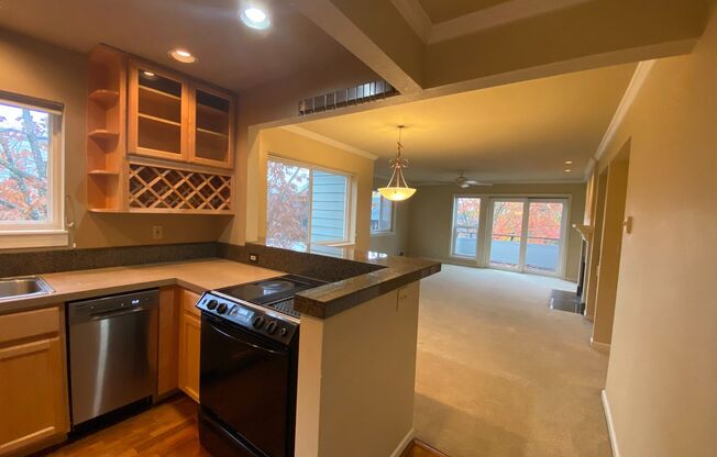 Beautiful Johns Landing Unit - Water/Sewer and Garbage included!