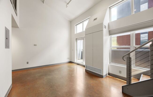 Studio, 1 bath, 393 sqft, $1,750, Unit 604