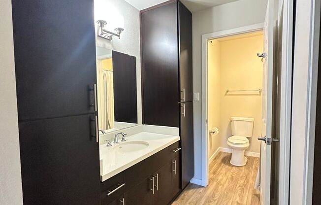 2 beds, 2 baths, 946 sqft, $1,950, Unit 102