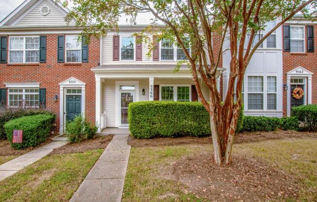 9366 GREENHEATHER DR