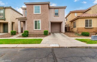 BEAUTIFUL 4 BEDROOM IN PHOENIX!!