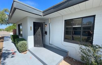 Two Bedroom w/ A/C, Yard and Carport