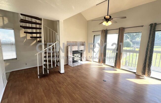 Nice 2-Story 2/2 Townhome in Signal Ridge For Rent!