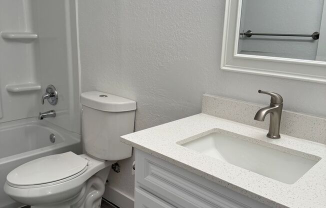 1 bed, 1 bath, 712 sqft, $1,099, Unit 06