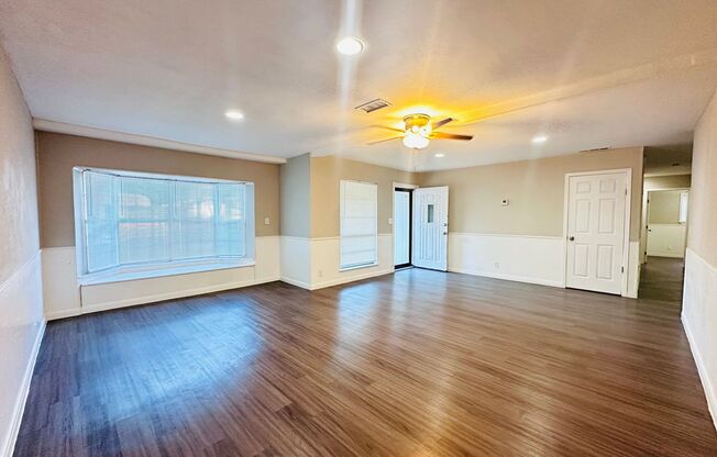 Beautifully renovated 5 bedroom, 3 bathroom home in Oak Grove!