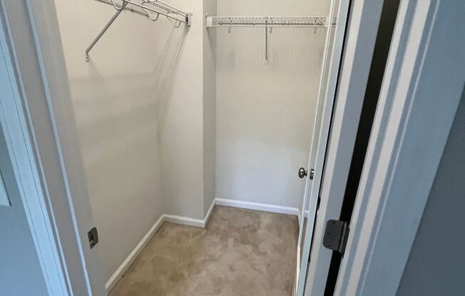 Charming 3 Bedroom Home Located In Apex NC!!!