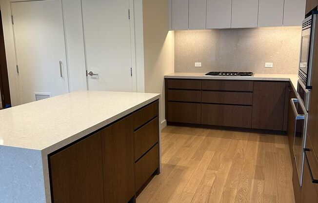 2 beds, 2 baths, $5,300, Unit # 903