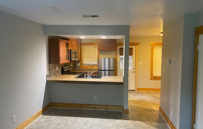 Lovely 2 Bed 1.5 Bath Townhome!