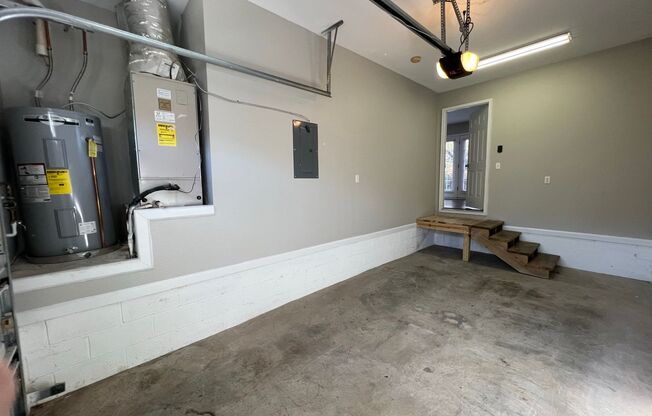 3 beds, 2.5 baths, 1,165 sqft, $1,895, Unit 831