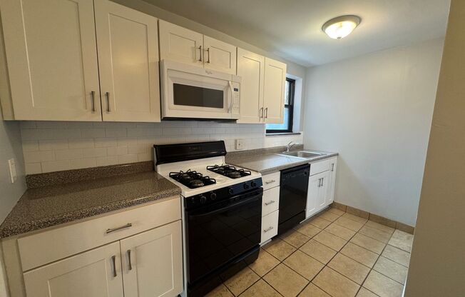 3 beds, 2 baths, 1,300 sqft, $2,599, Unit 6236 Fifth Ave. #203B
