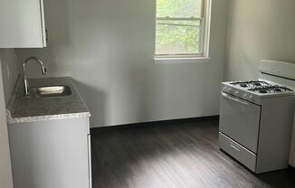 3 beds, 1 bath, $995