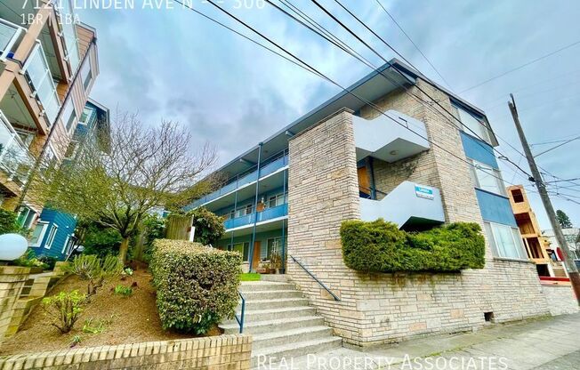 7121 LINDEN AVE N