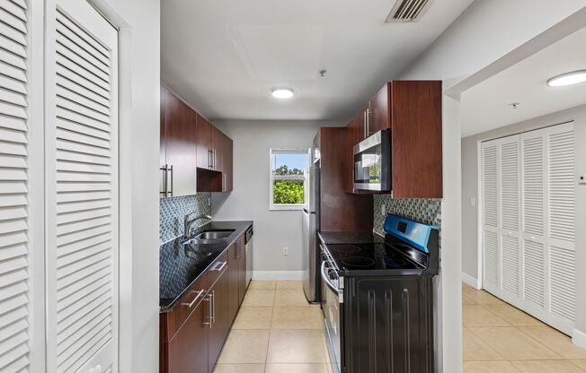 2 beds, 2 baths, $2,200, Unit R- 207