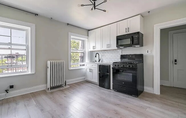 211 LAFAYETTE AVE